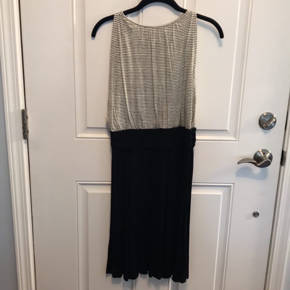 Loft Dress - Picture 4 of 4